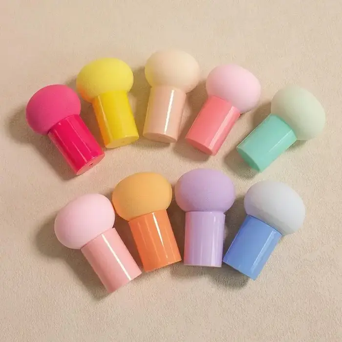 Ensemble de pinceaux pochoirs colorés avec poignées