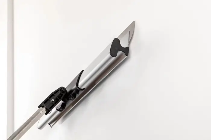 Couteau à mastic pour lisser les cloisons sèches