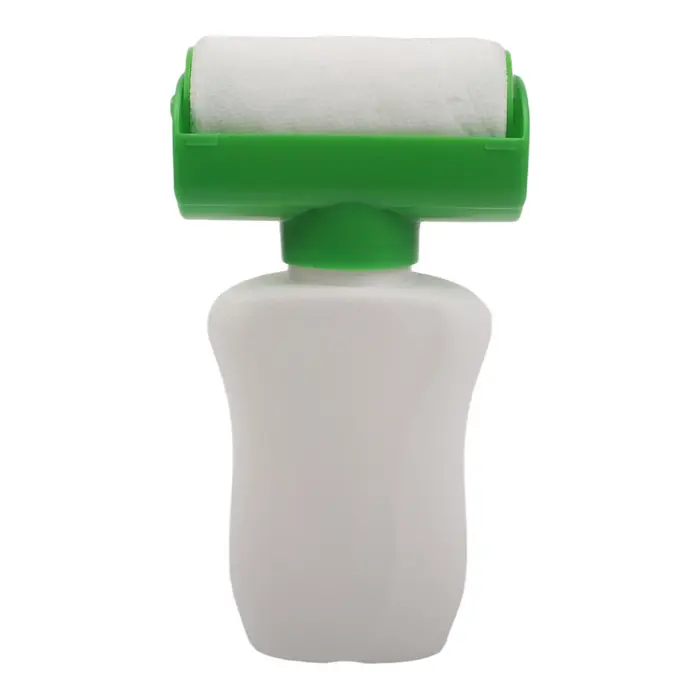 Rouleau de peinture rechargeable pour une application murale lisse