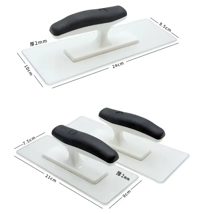 Truelle de finition transparente en plastique avec poignée blanche confortable