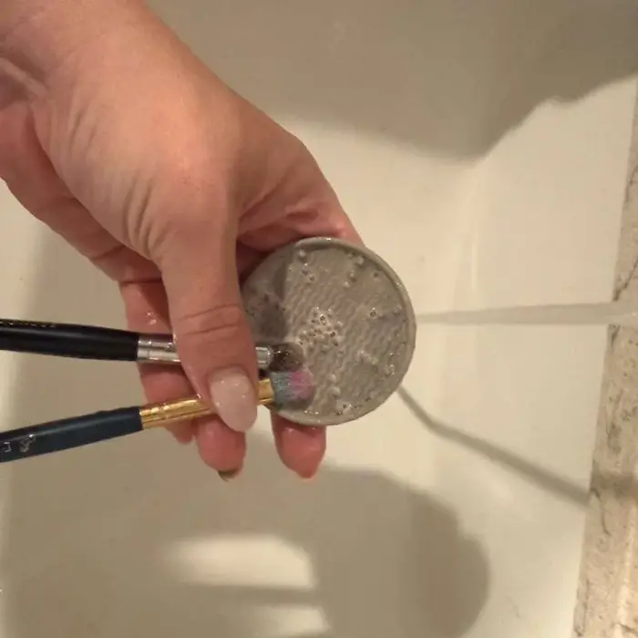 Tampon de nettoyage pour pinceaux
