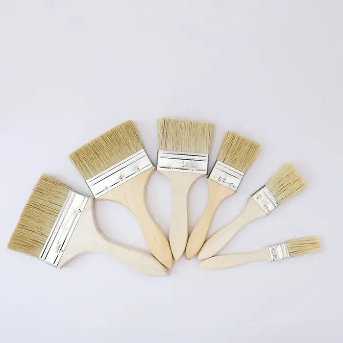 Pinceau à peinture avec manche en bois