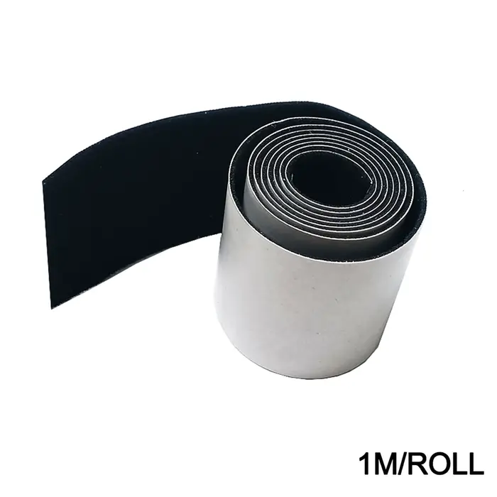 Rouleau de feutre en tissu noir avec colle auto-adhésive