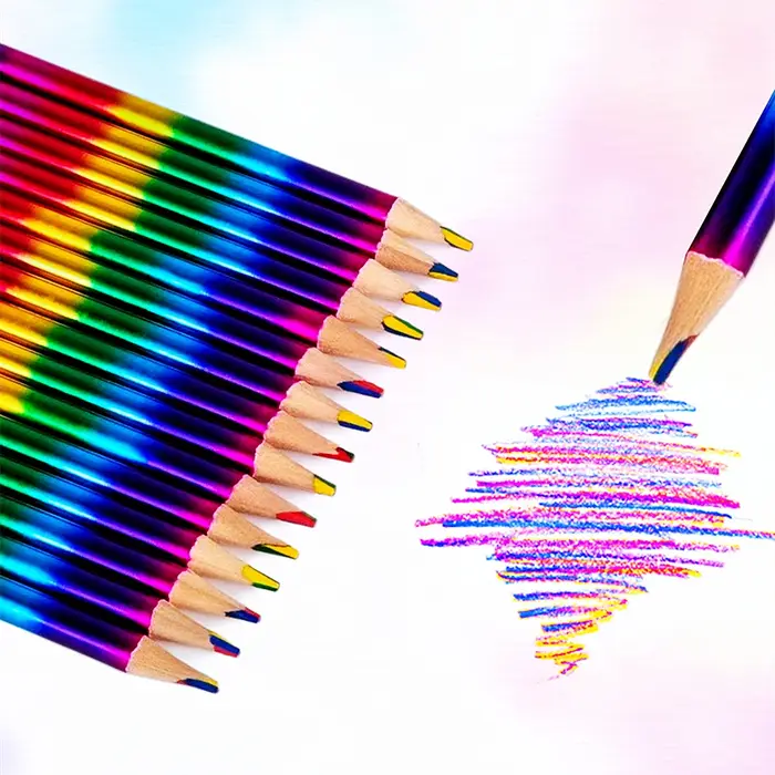 Pinceaux de peinture arc-en-ciel quatre couleurs