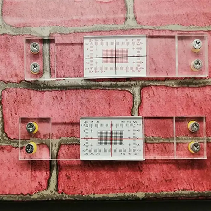 Jauge analogique de surveillance des fissures en acrylique transparent de précision pour la réaménagement sismique des bâtiments armés
