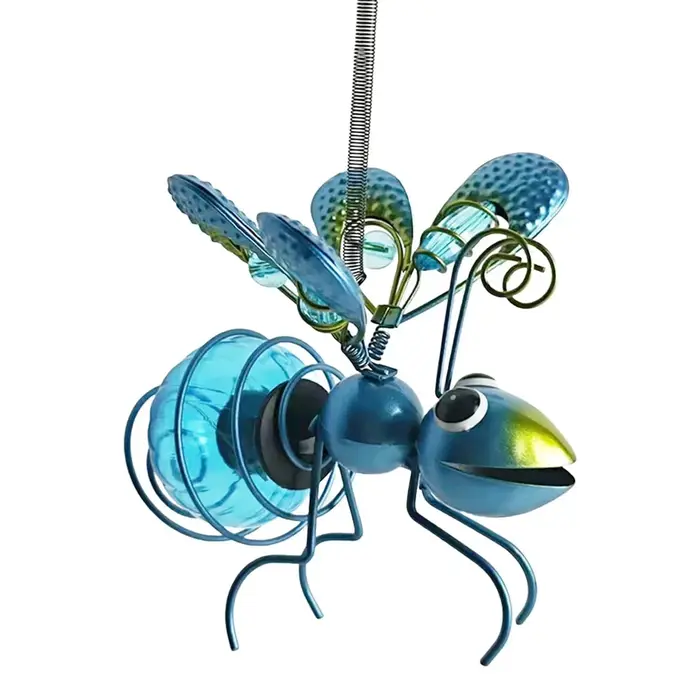 Statue d'insecte solaire en fer avec lumière féerique LED