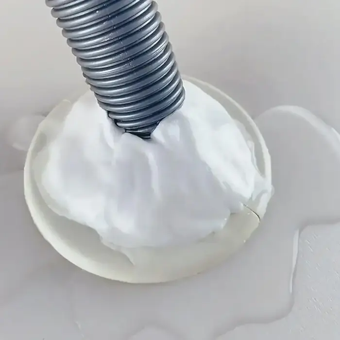 Mastic de réparation de trous muraux en argile