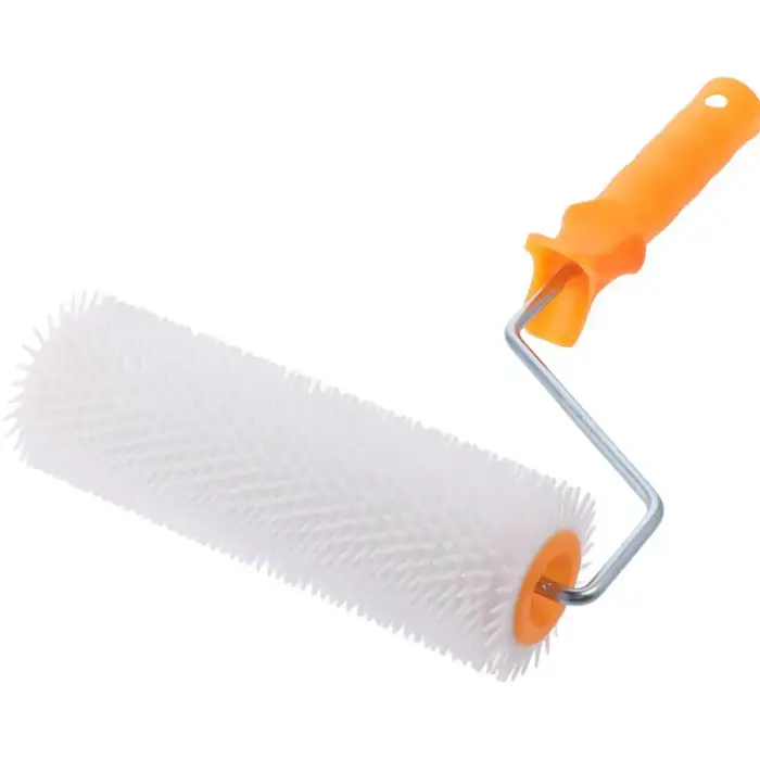 Rouleau à pointes en plastique
