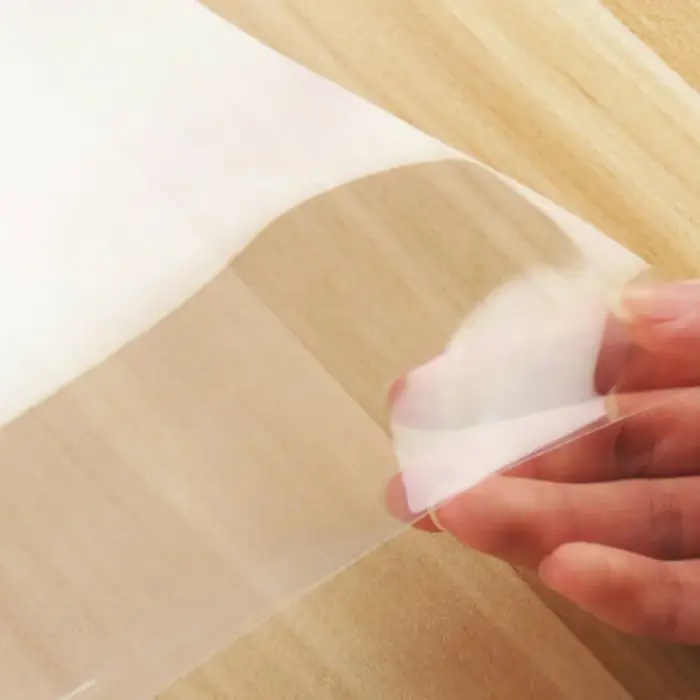 Film protecteur transparent anti-rayures pour meubles