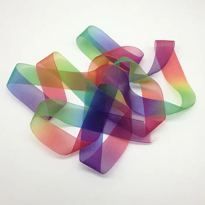Ruban arc-en-ciel pour emballage cadeau