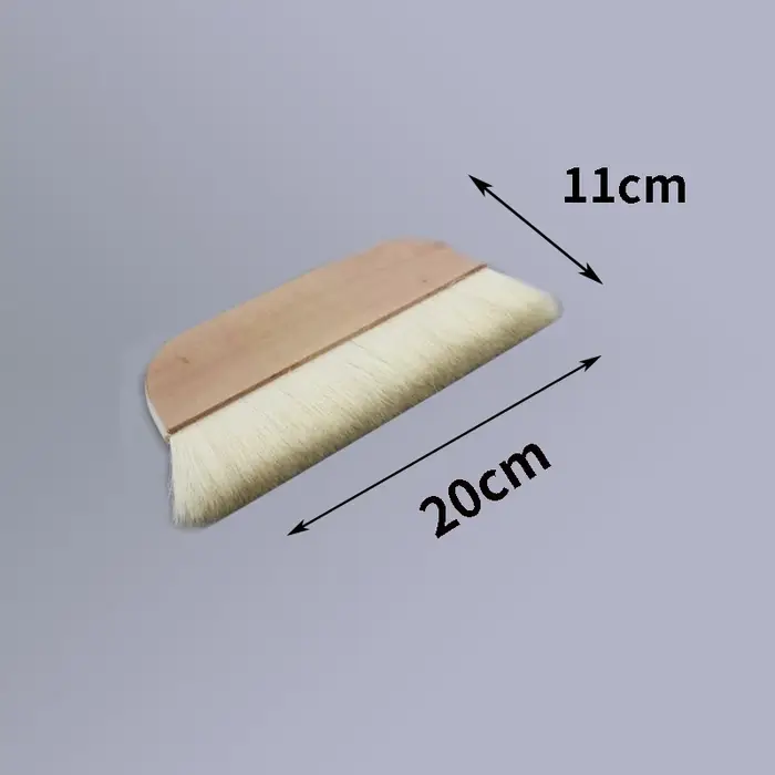 Grande brosse pour peinture murale