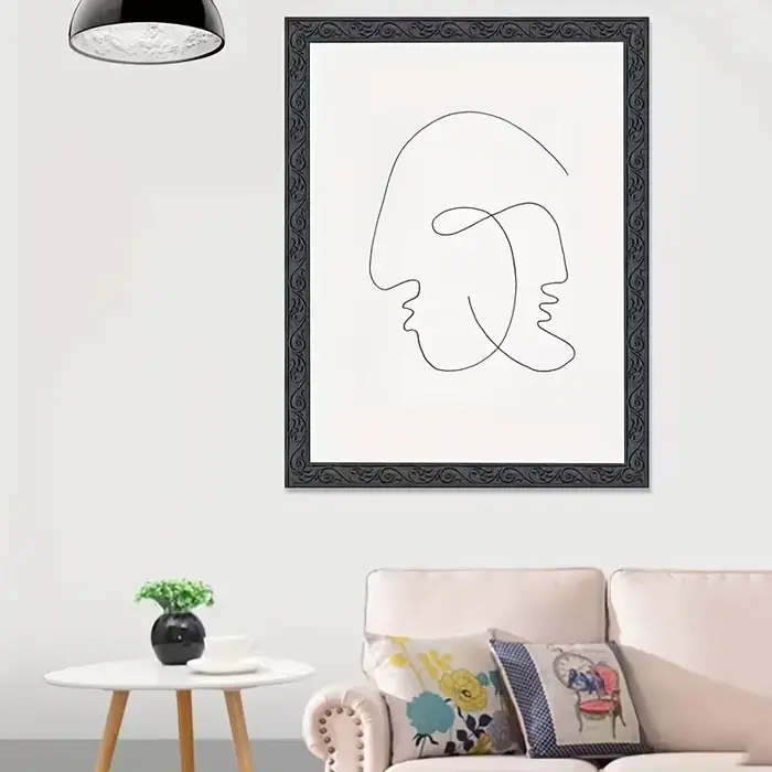 Moulures murales en mousse gaufrée avec adhésif intégré. Plinthes et bordures