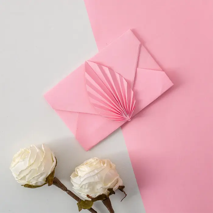 Rouleau kraft rose 30 cm de large papier recyclable naturel