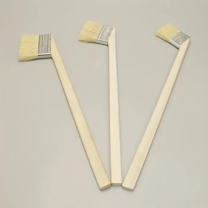 Pinceaux d'angle polyvalents