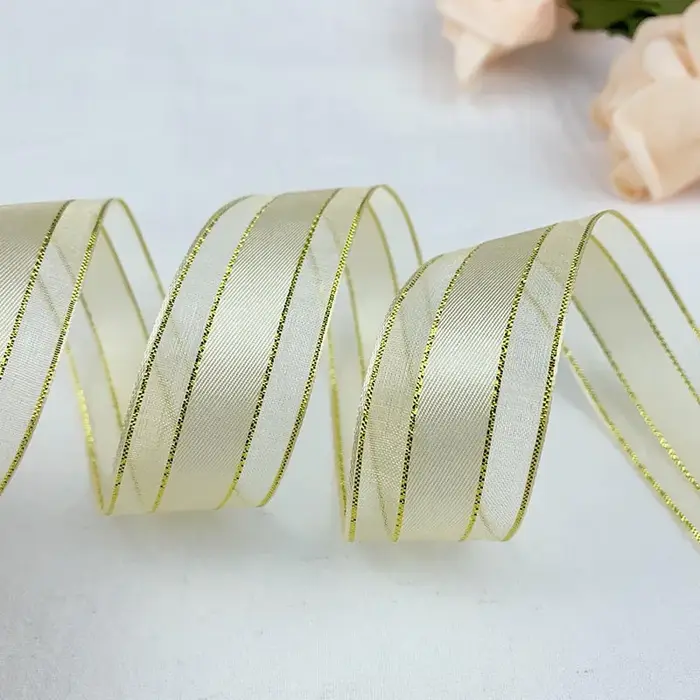 Rubans métalliques dorés en organza