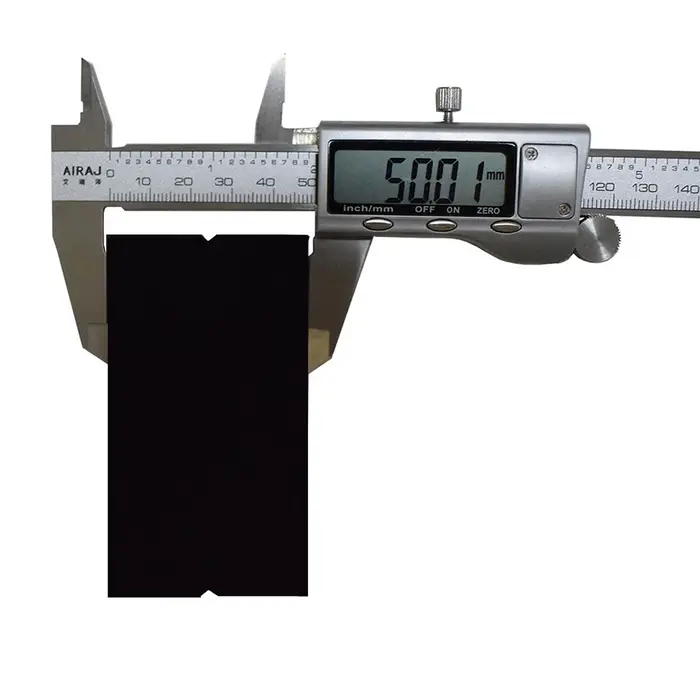 Rouleau de feutre en tissu noir avec colle auto-adhésive