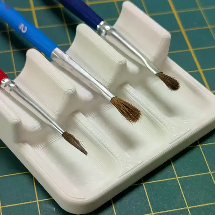 Porte-pinceaux en plastique
