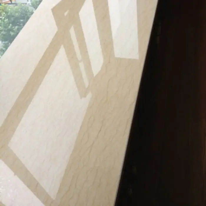 Film de protection transparent pour meubles