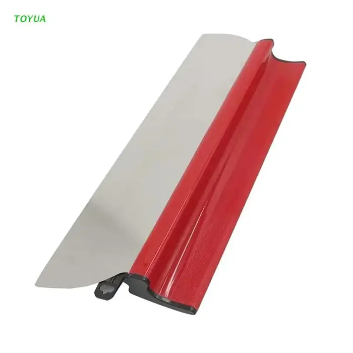 Spatule à lisser pour cloisons sèches