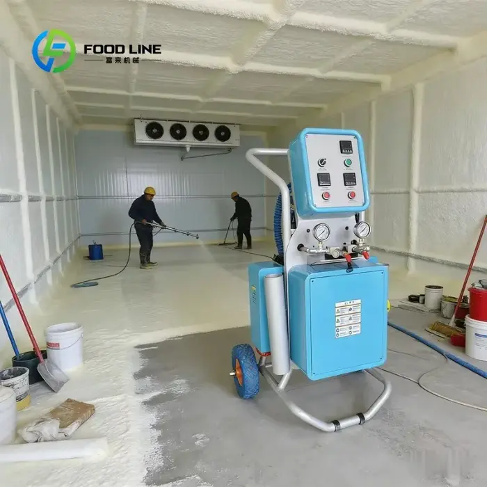 Machine de pulvérisation de revêtement en polyuréthane et polyurée de style nouveau personnalisé pour l'isolation des murs et l'étanchéité des toits