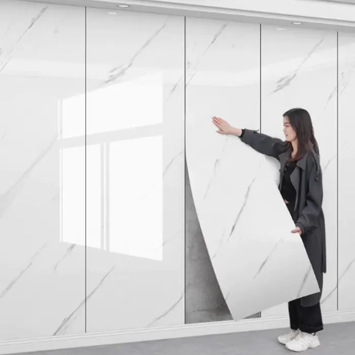 1 rouleau de papier peint auto-adhésif imitation carrelage en marbre
