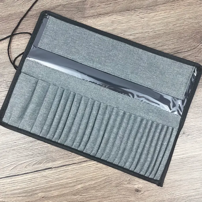 Ensemble de 24 pinceaux d'art variés OU sac de peinture vide avec couteau à palette et sac