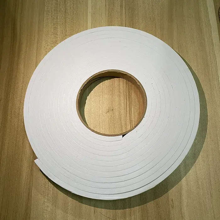 4 rouleaux de bande adhésive d'étanchéité pour fenêtres et portes