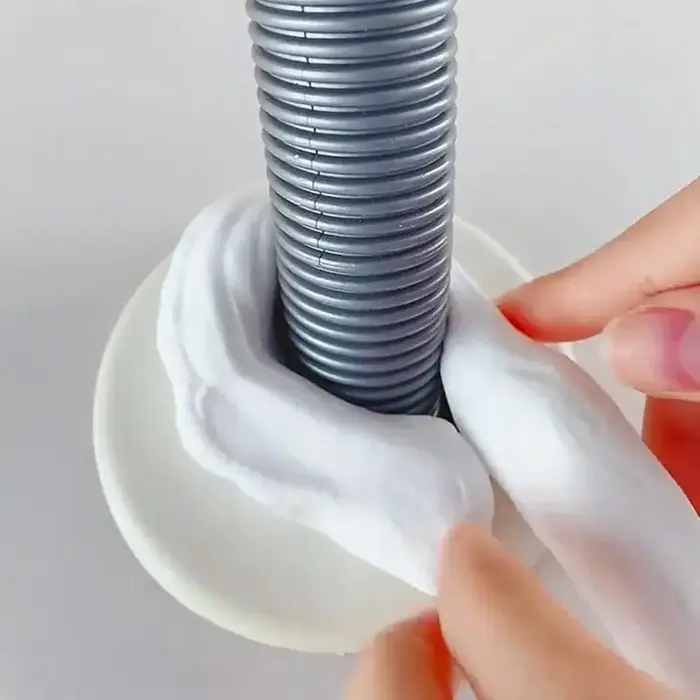 Mastic de réparation de trous muraux en argile