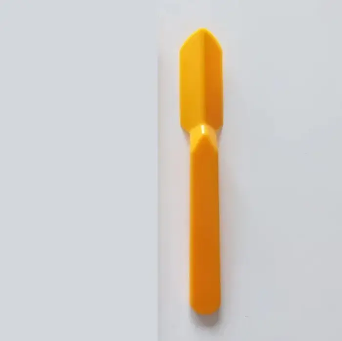 Outils de construction pour le mastic de jointoiement plastique